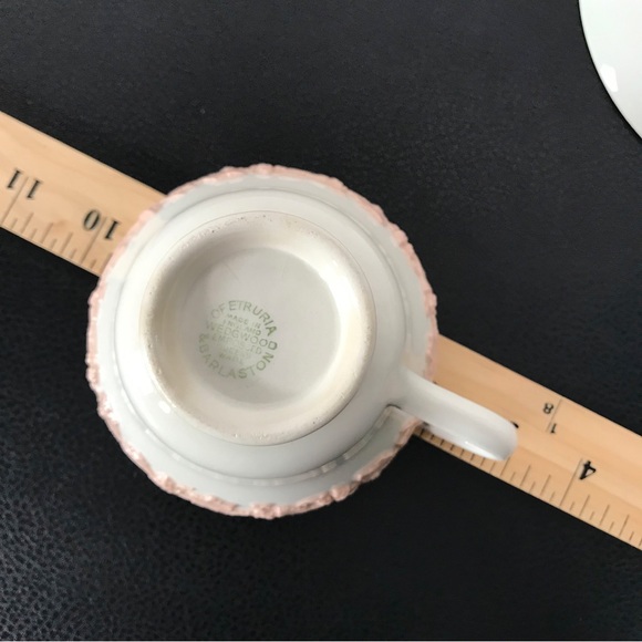 Wedgwood Etruria Embossed Queens Ware Pink on White Tea Cup Saucer Set England - Picture 16 of 16